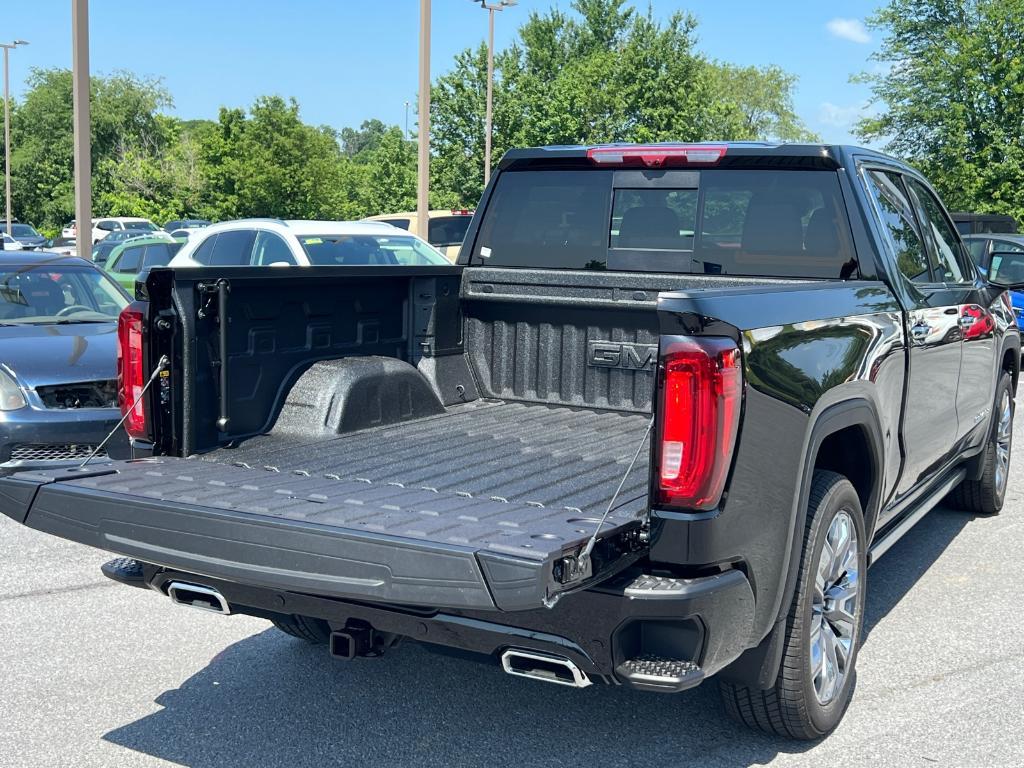 new 2025 GMC Sierra 1500 car, priced at $74,377