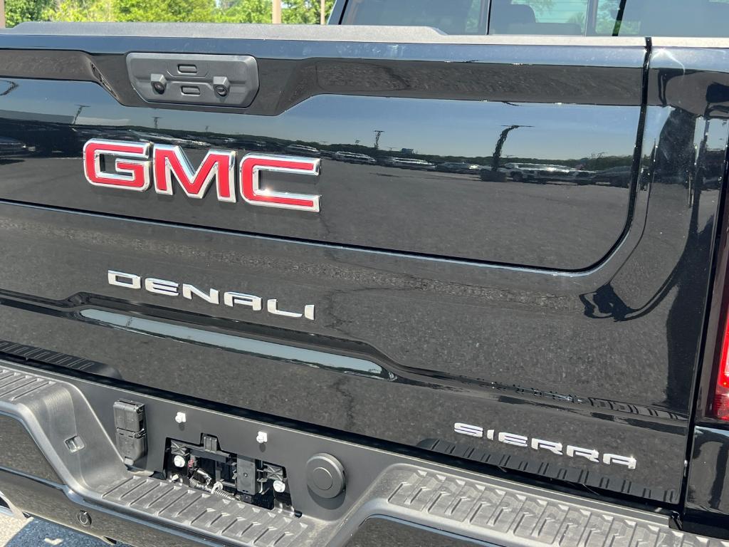 new 2025 GMC Sierra 1500 car, priced at $74,377