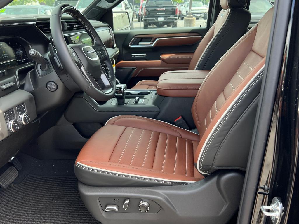 new 2025 GMC Sierra 1500 car, priced at $82,673