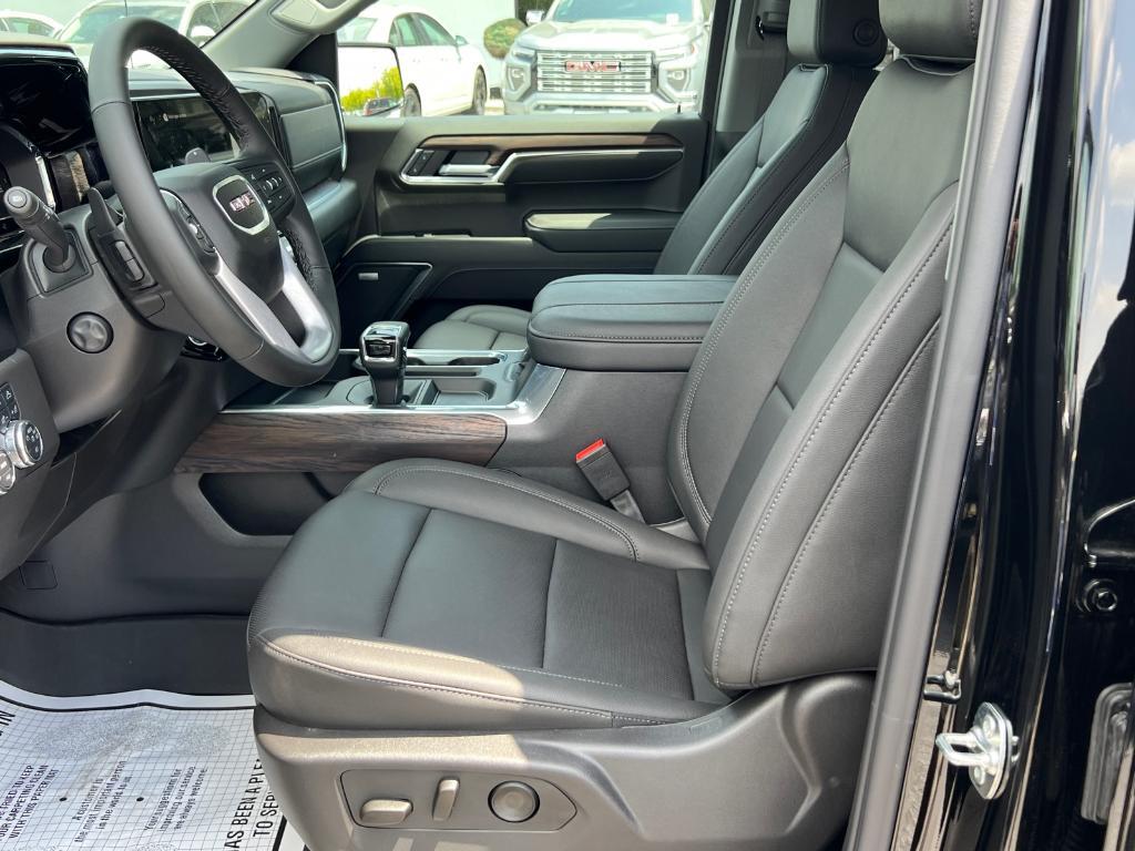 new 2025 GMC Sierra 1500 car, priced at $55,177