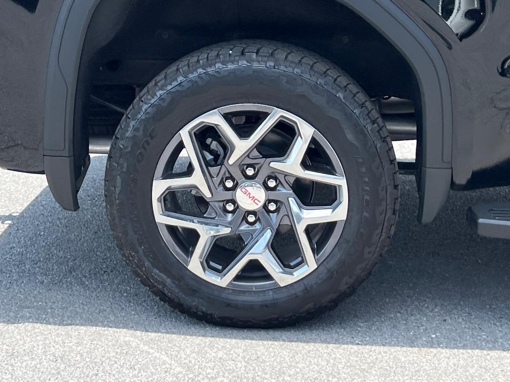 new 2025 GMC Sierra 1500 car, priced at $55,177