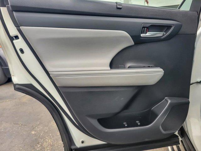 used 2022 Toyota Highlander car, priced at $38,987
