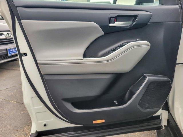 used 2022 Toyota Highlander car, priced at $38,987