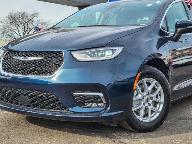 used 2023 Chrysler Pacifica car, priced at $29,998