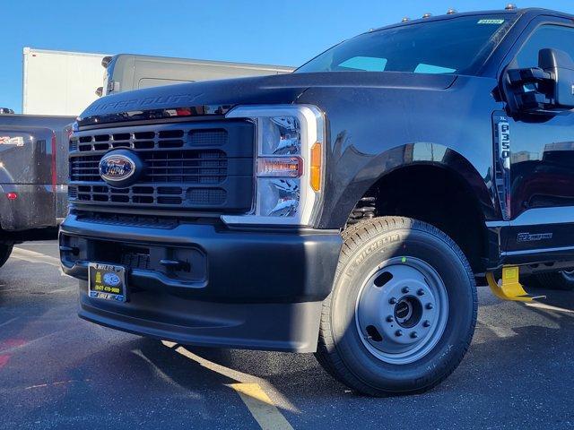 new 2024 Ford F-350 car, priced at $67,915