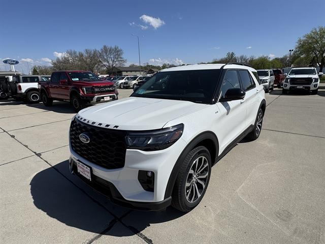 new 2025 Ford Explorer car, priced at $45,702