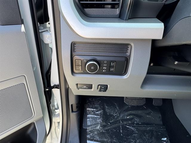 new 2025 Ford F-350 car, priced at $75,990