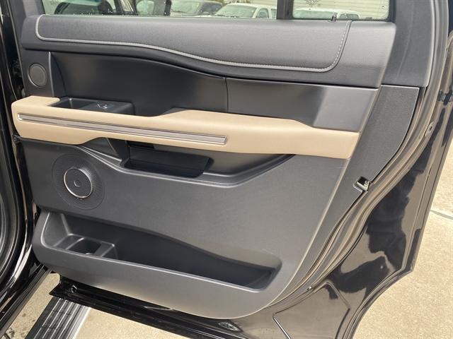 used 2024 Ford Expedition car, priced at $59,990