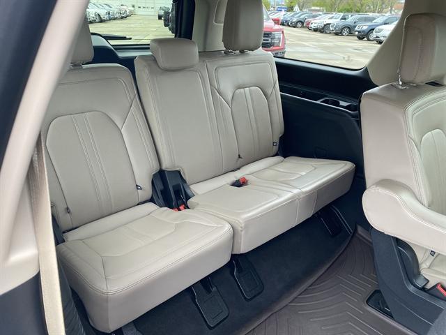 used 2024 Ford Expedition car, priced at $59,990