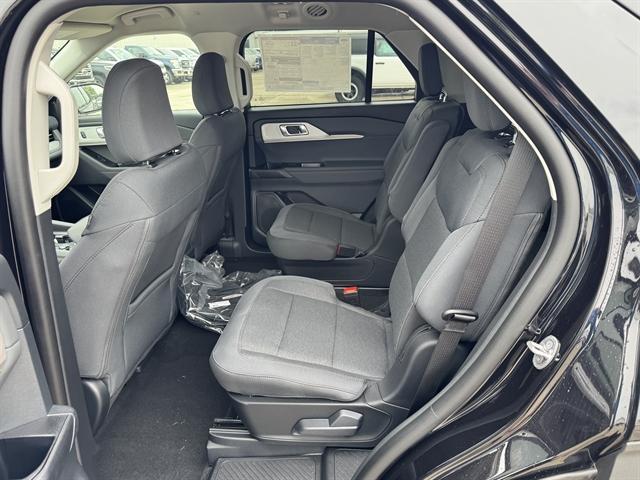 new 2025 Ford Explorer car