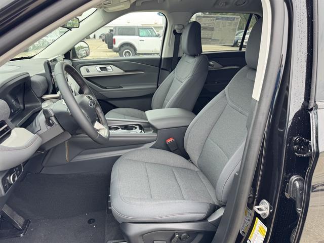 new 2025 Ford Explorer car