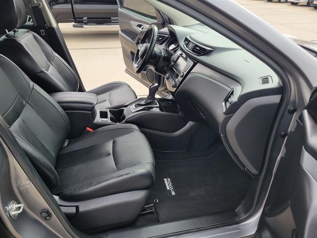 used 2020 Nissan Rogue Sport car, priced at $17,990