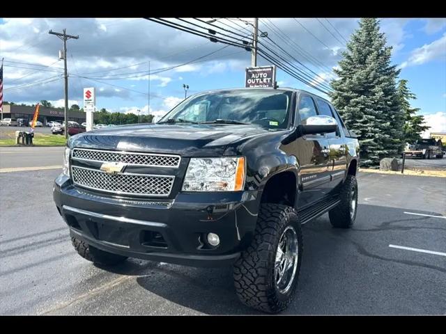 used 2008 Chevrolet Avalanche car, priced at $13,850