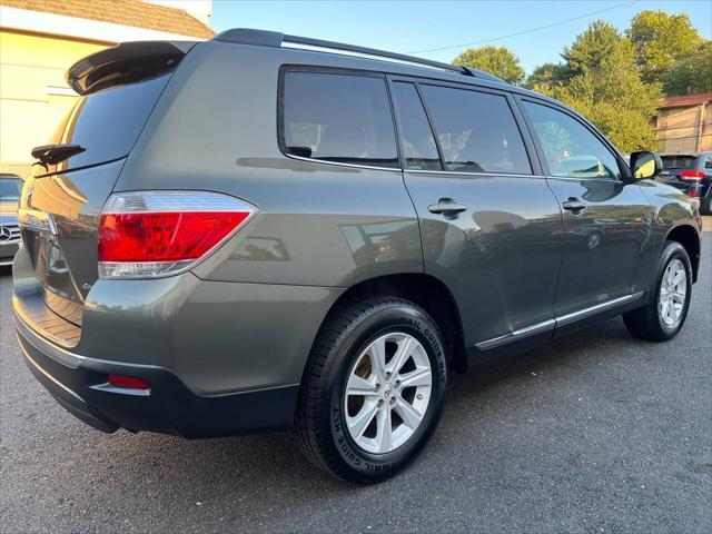 used 2012 Toyota Highlander car, priced at $13,750