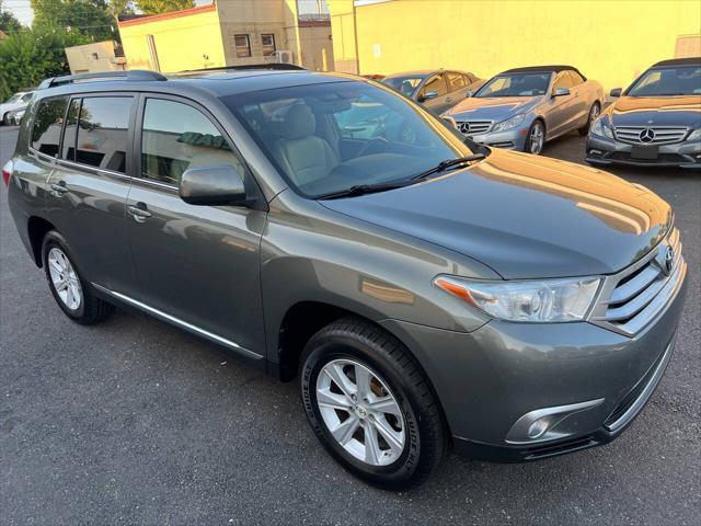 used 2012 Toyota Highlander car, priced at $13,750