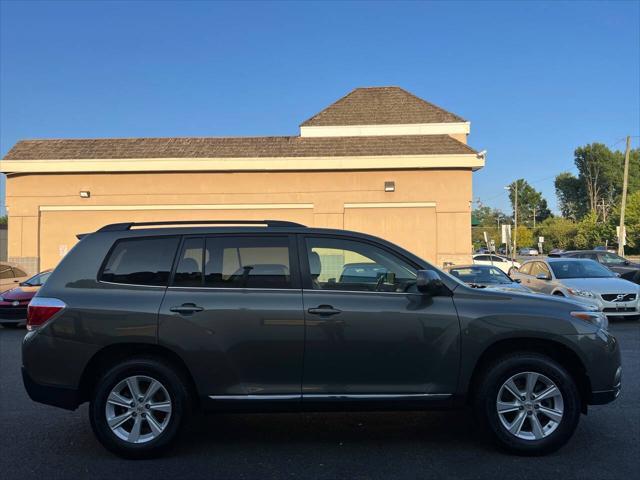 used 2012 Toyota Highlander car, priced at $13,750