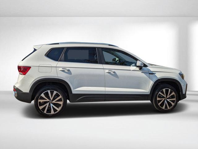 new 2024 Volkswagen Taos car, priced at $27,931