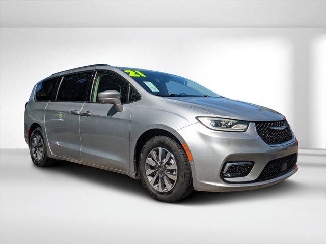 used 2021 Chrysler Pacifica Hybrid car, priced at $22,280