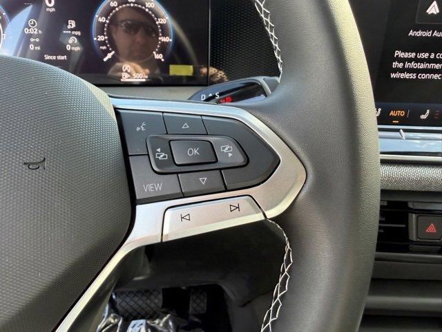 new 2025 Volkswagen Tiguan car, priced at $28,015