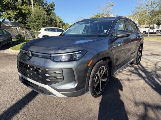 new 2025 Volkswagen Tiguan car, priced at $32,599