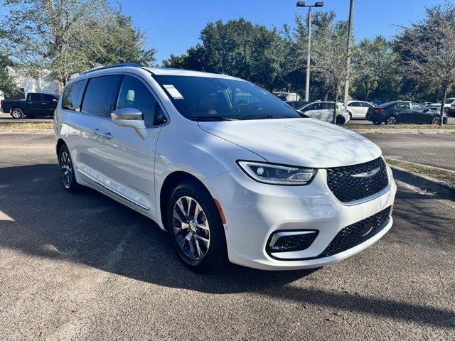 used 2024 Chrysler Pacifica Hybrid car, priced at $39,995
