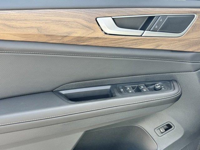 new 2026 Volkswagen Atlas car, priced at $45,344