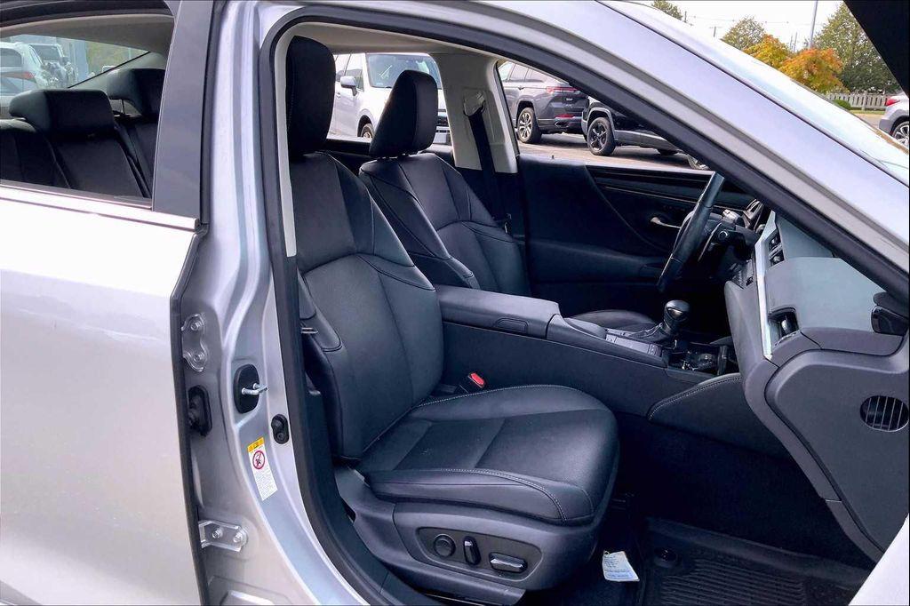 used 2019 Lexus ES 350 car, priced at $24,488