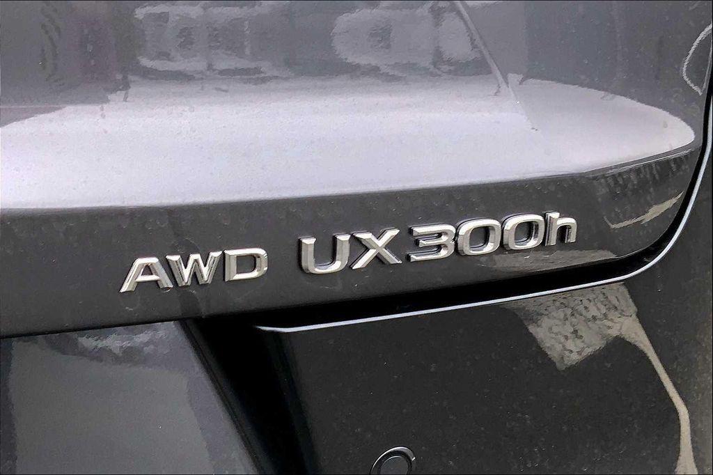 new 2025 Lexus UX 300h car, priced at $47,069