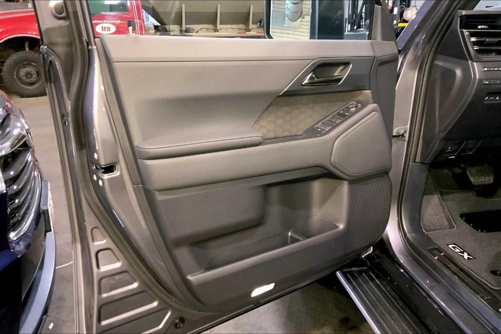 new 2025 Lexus GX 550 car, priced at $72,964