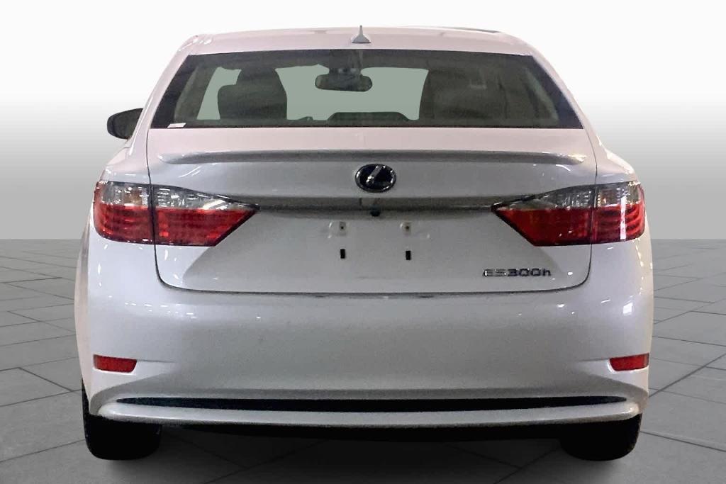 used 2014 Lexus ES 300h car, priced at $14,988