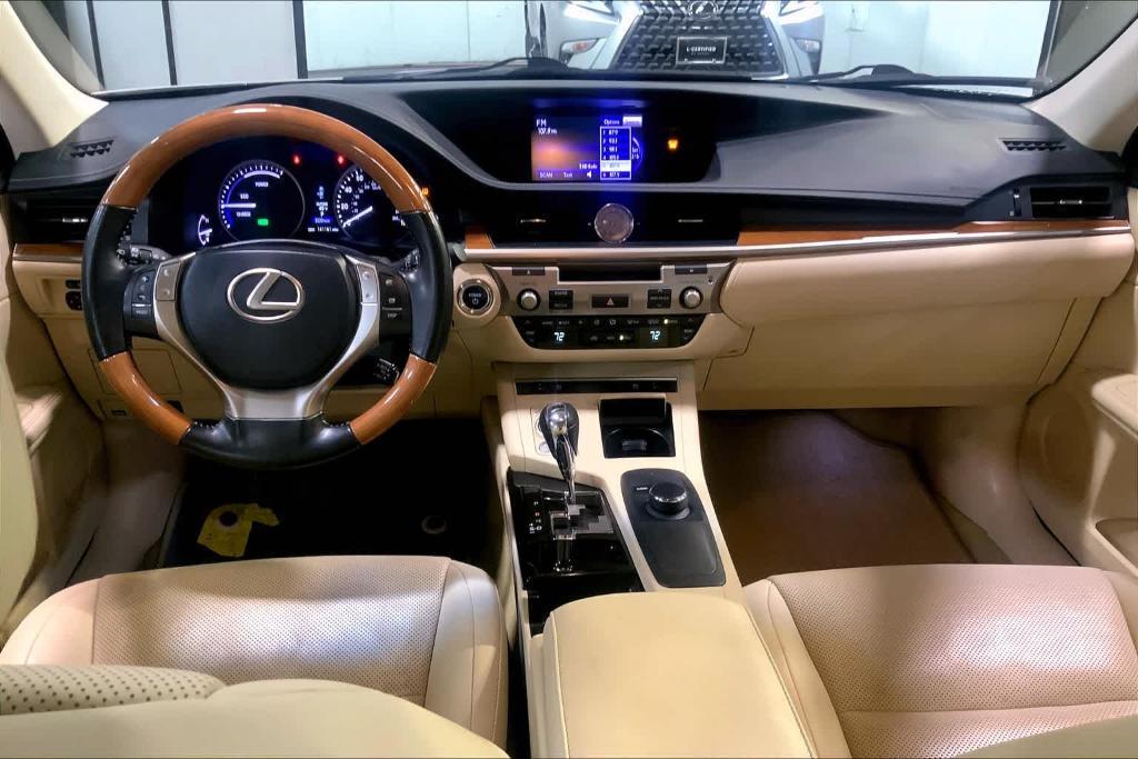 used 2014 Lexus ES 300h car, priced at $14,988