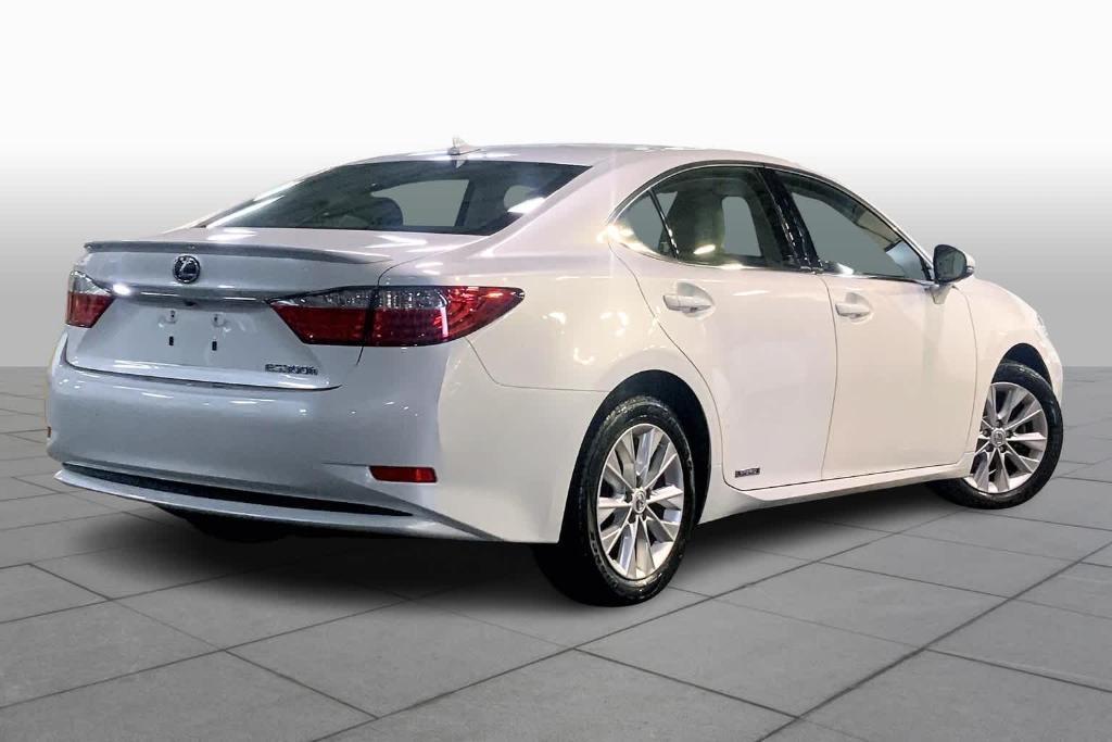 used 2014 Lexus ES 300h car, priced at $14,988