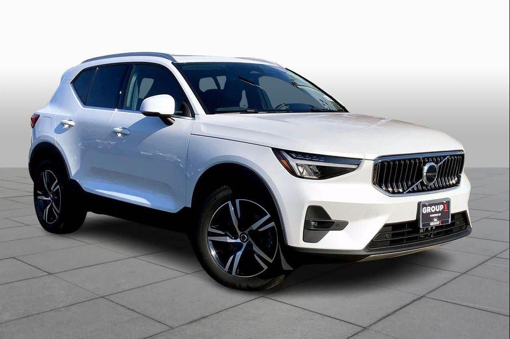 used 2023 Volvo XC40 car, priced at $30,288