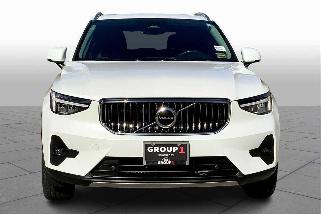 used 2023 Volvo XC40 car, priced at $30,988