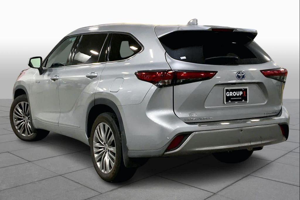 used 2021 Toyota Highlander Hybrid car, priced at $37,288