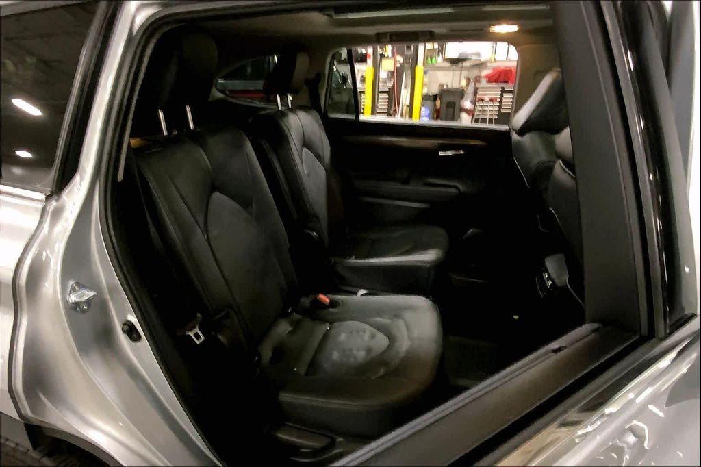 used 2021 Toyota Highlander Hybrid car, priced at $37,288