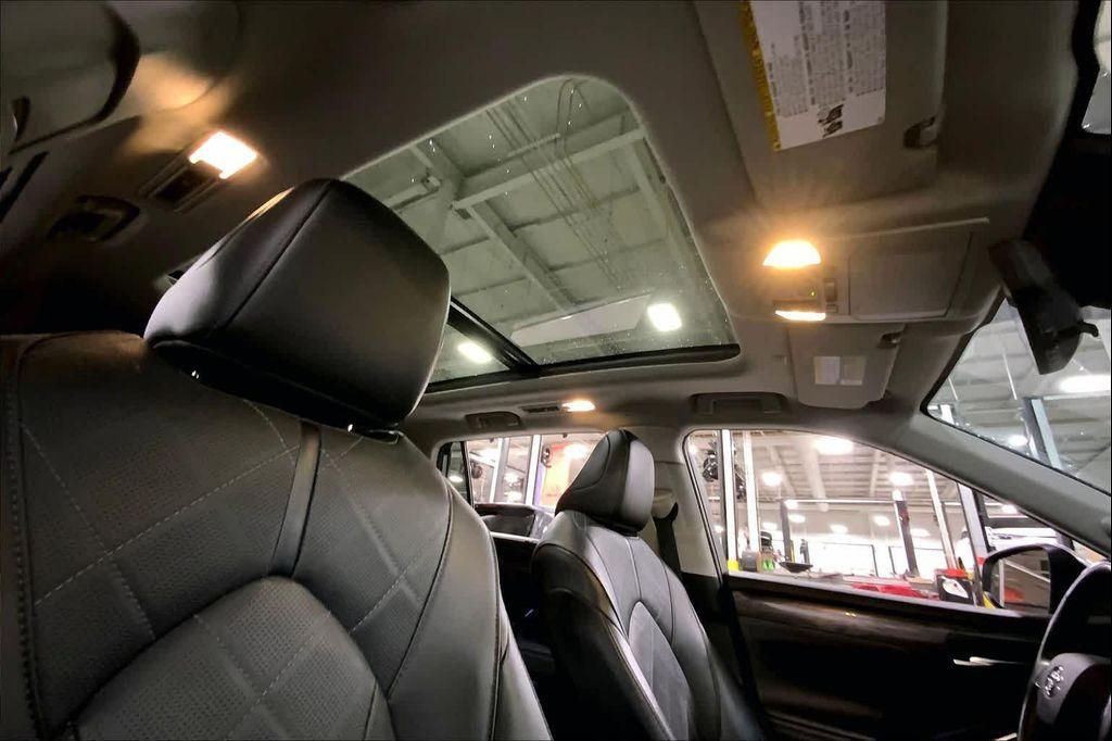 used 2021 Toyota Highlander Hybrid car, priced at $37,288