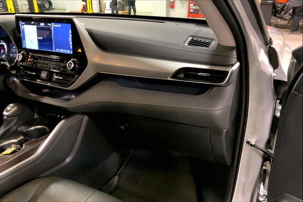 used 2021 Toyota Highlander Hybrid car, priced at $37,288