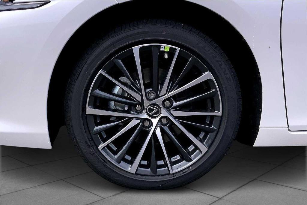 new 2025 Lexus ES 350 car, priced at $48,124