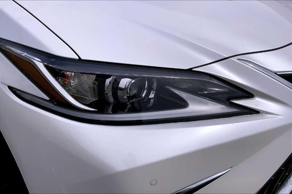 new 2025 Lexus ES 350 car, priced at $48,124