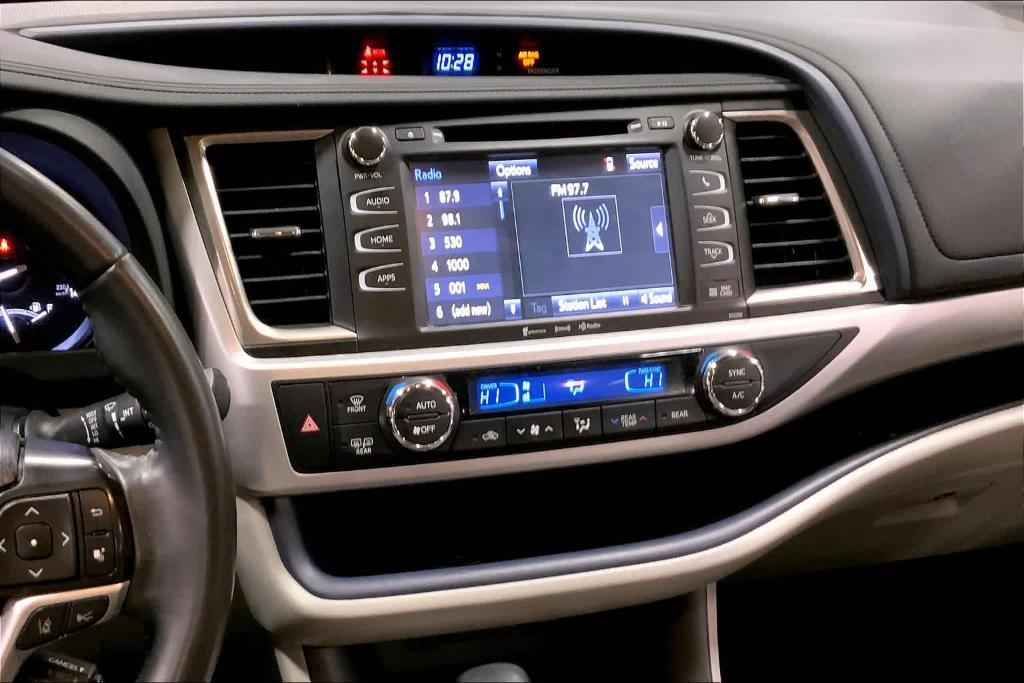 used 2019 Toyota Highlander car, priced at $26,988