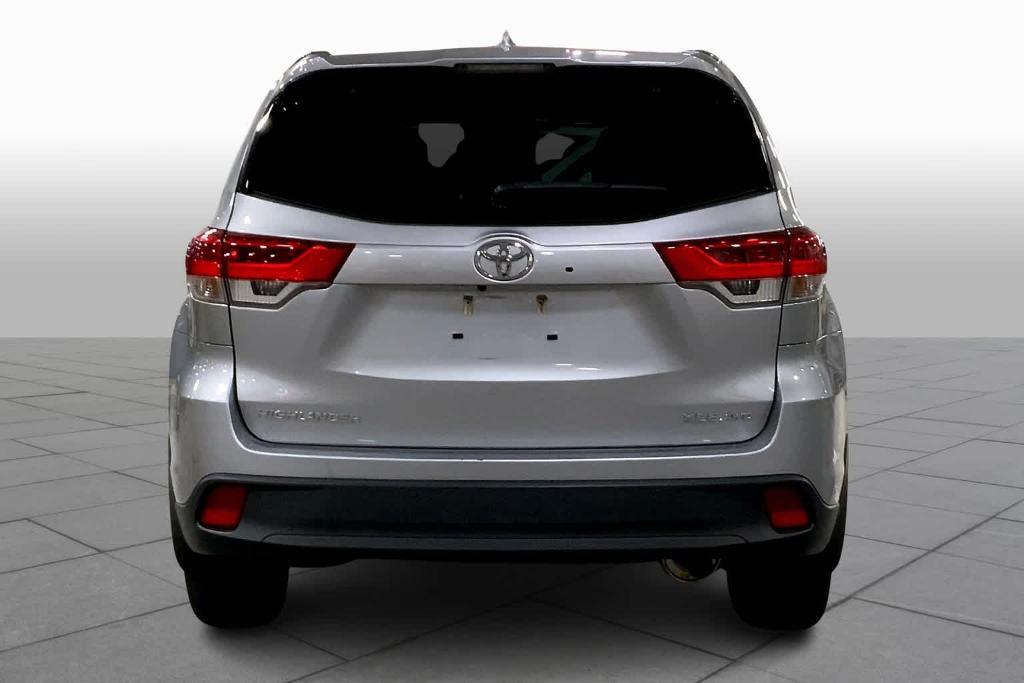used 2019 Toyota Highlander car, priced at $26,988
