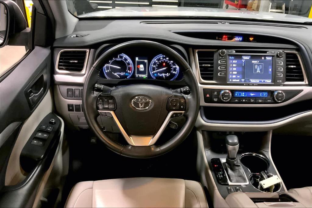used 2019 Toyota Highlander car, priced at $26,488