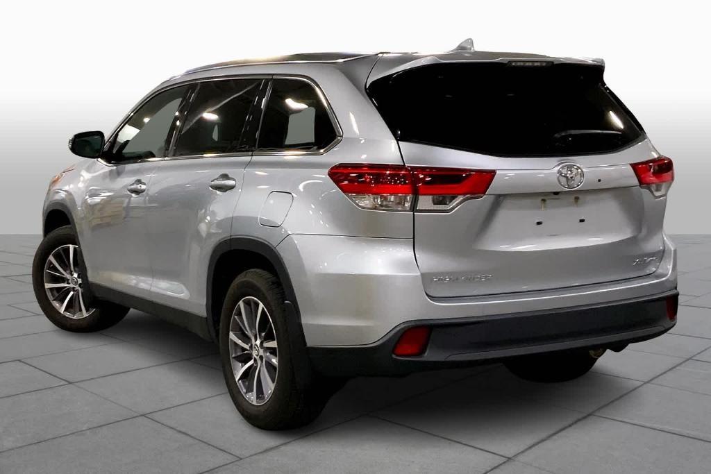 used 2019 Toyota Highlander car, priced at $26,988