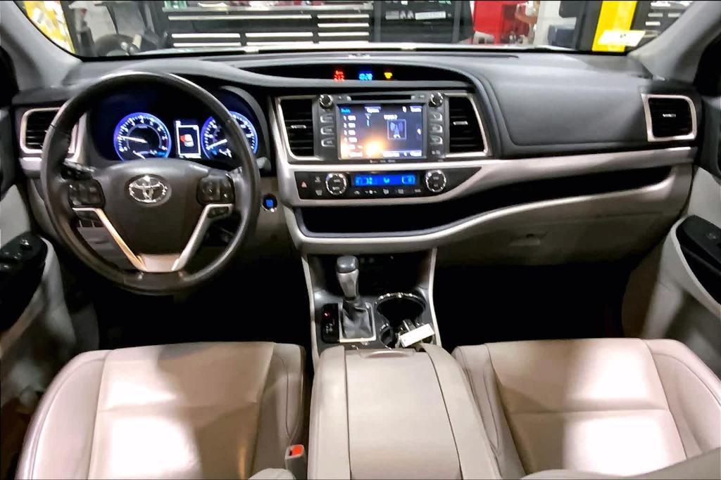 used 2019 Toyota Highlander car, priced at $26,488