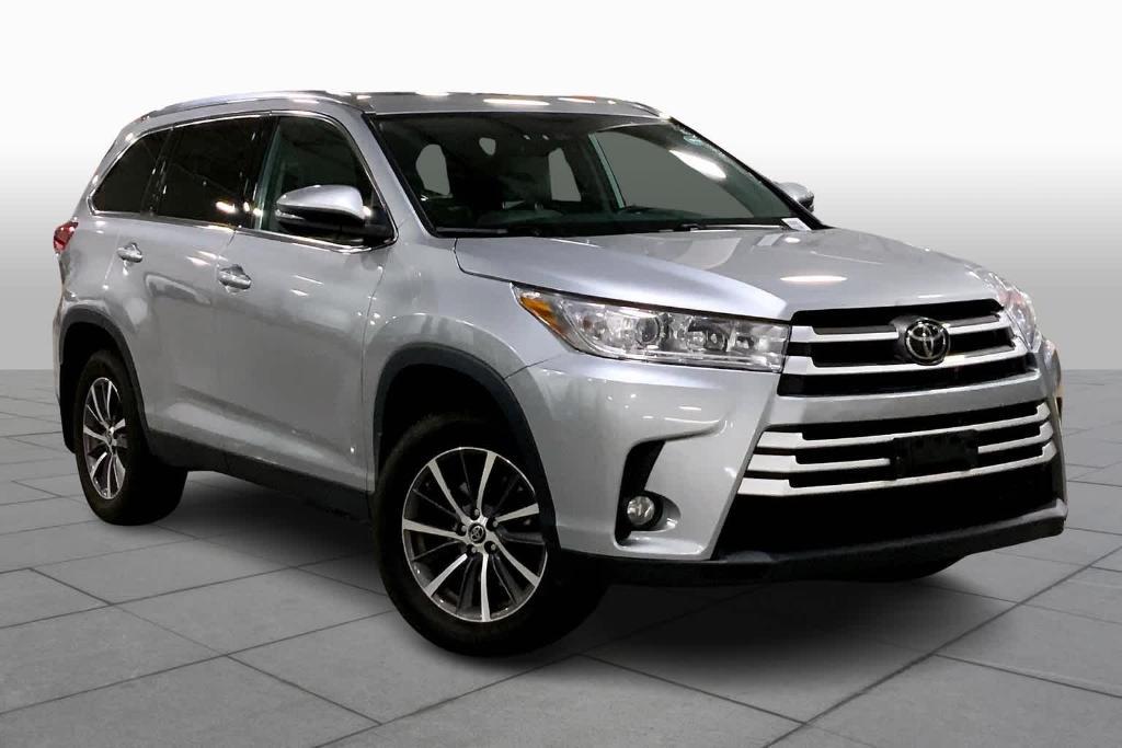 used 2019 Toyota Highlander car, priced at $26,988