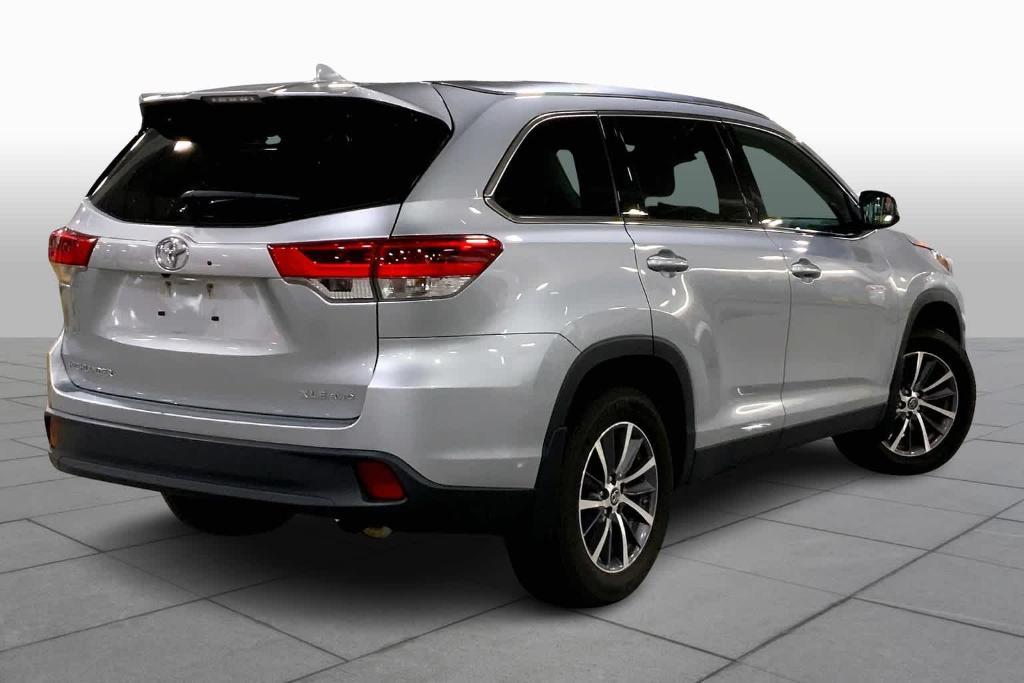 used 2019 Toyota Highlander car, priced at $26,488