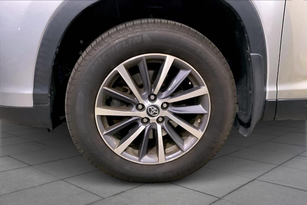 used 2019 Toyota Highlander car, priced at $26,988