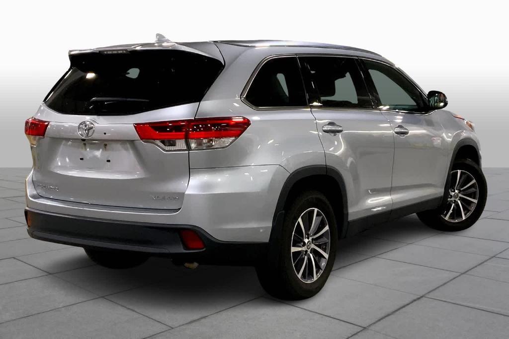used 2019 Toyota Highlander car, priced at $26,988