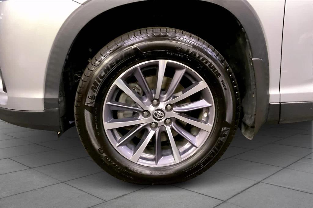 used 2019 Toyota Highlander car, priced at $26,488